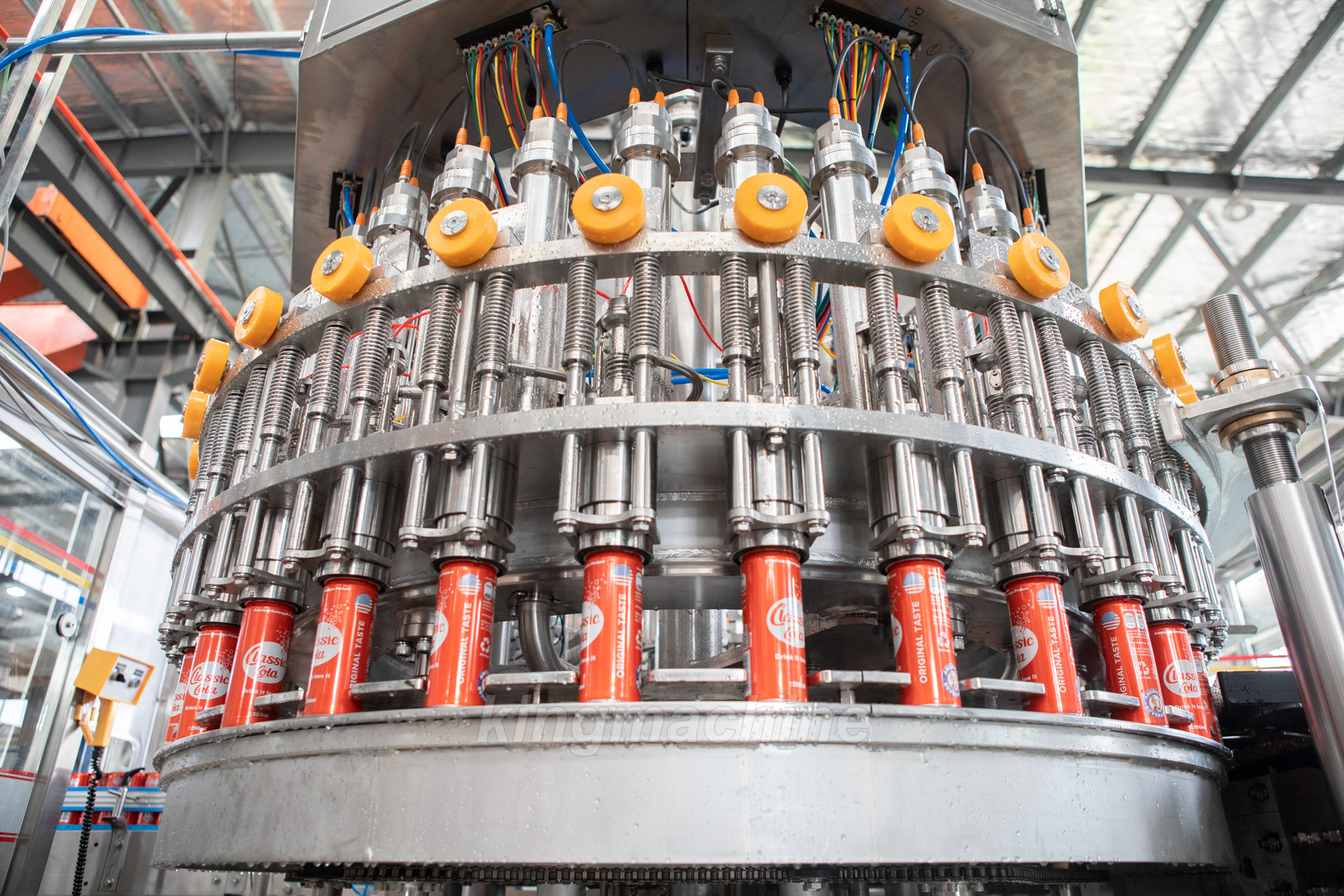 Объемный наполнитель типа цилиндра с поплавковым мячом